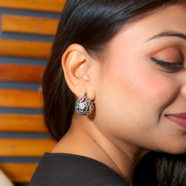 Classic Jali cut bali earrings