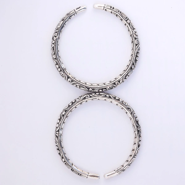 Carving flexible bangle