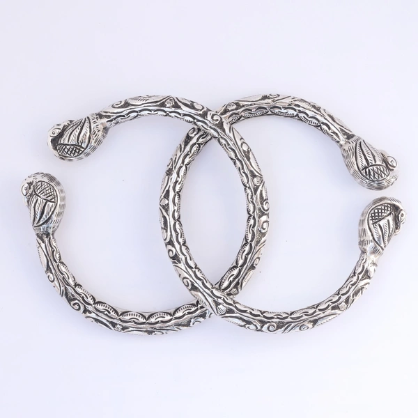 Carving Peacock head Flexible bangle