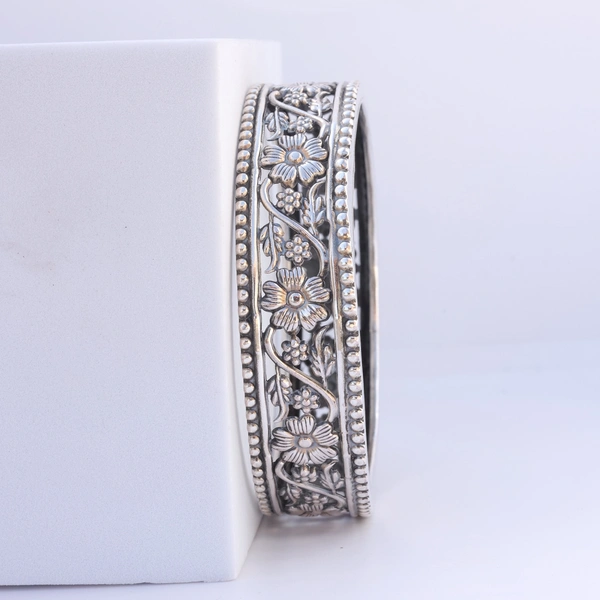 Floral Bangle with Jali cutting