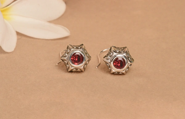 Garnet lazuli carving 925 silver earrings