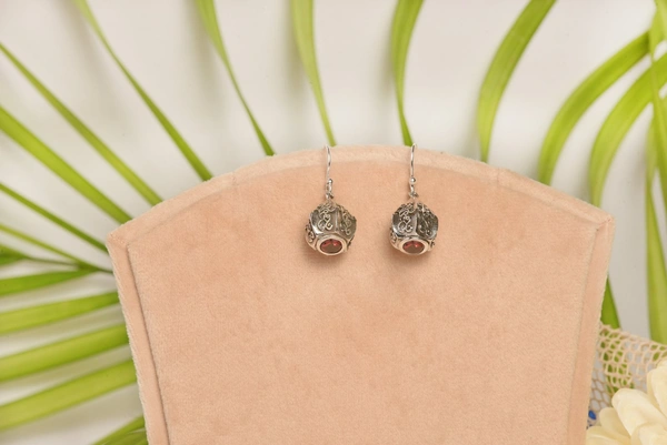 Garnet lazuli carving 925 silver earrings