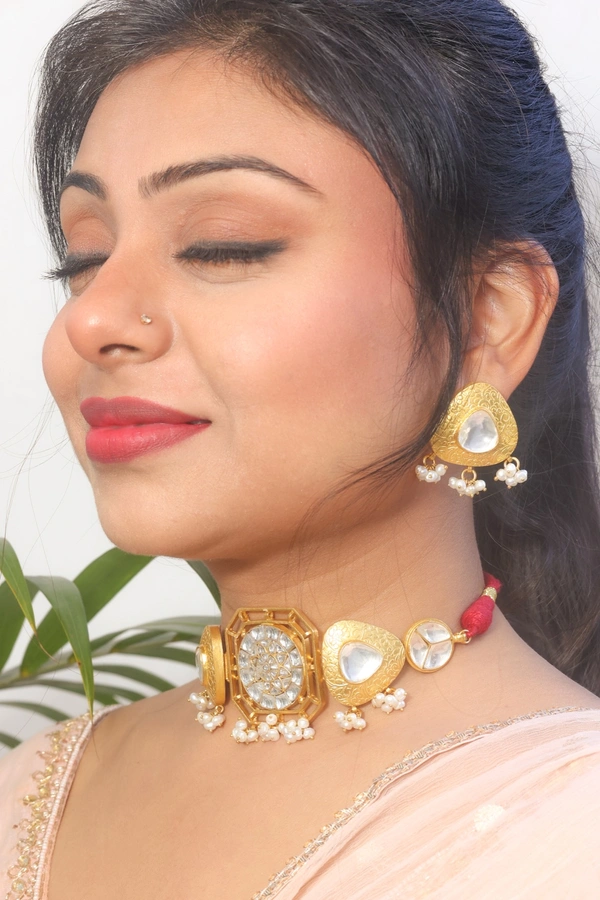 Kundan Choker