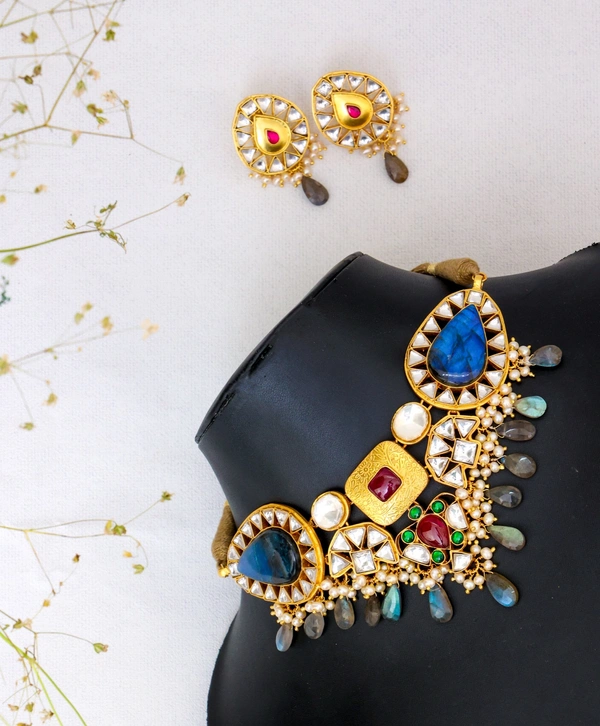 Kundan Choker