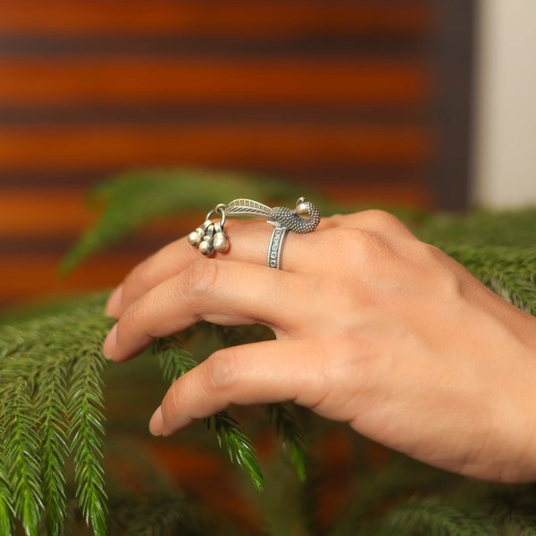 Oxidized peacock ring adjustable