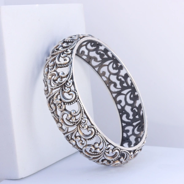 Bangle with jali work