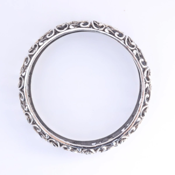 Bangle with jali work