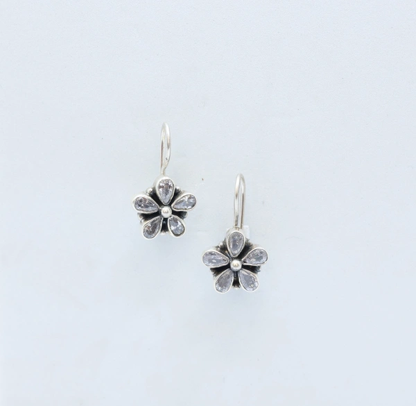 Zirconia flower earrings
