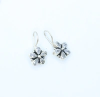 Zirconia flower earrings