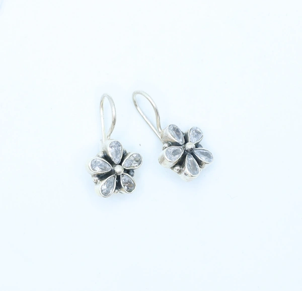 Zirconia flower earrings