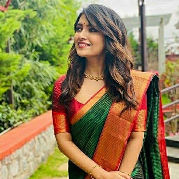 Arshani Attractive Saree