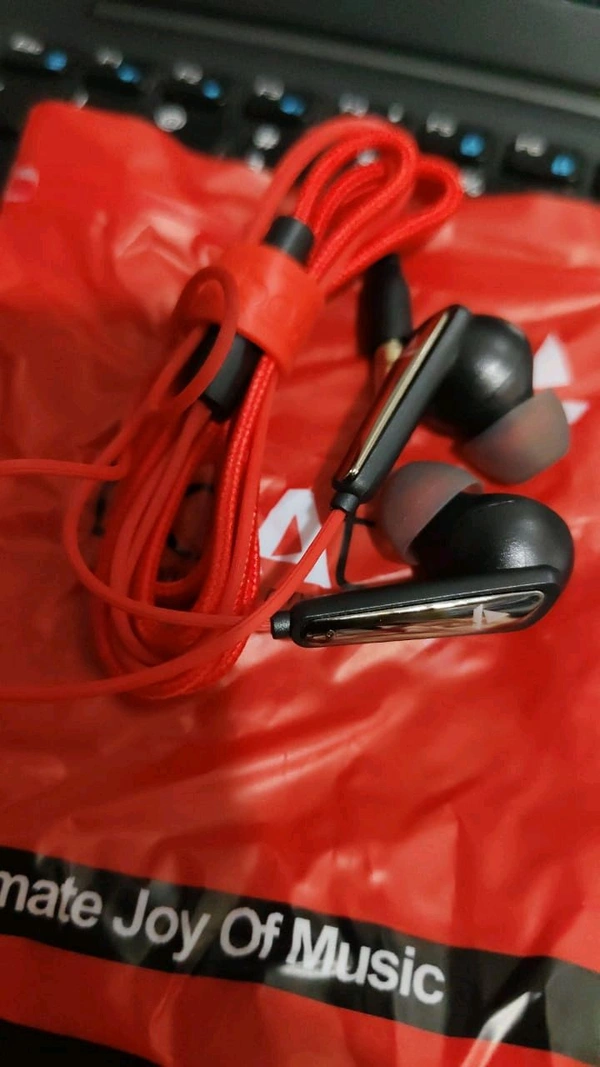 Boat 520 Earphone 