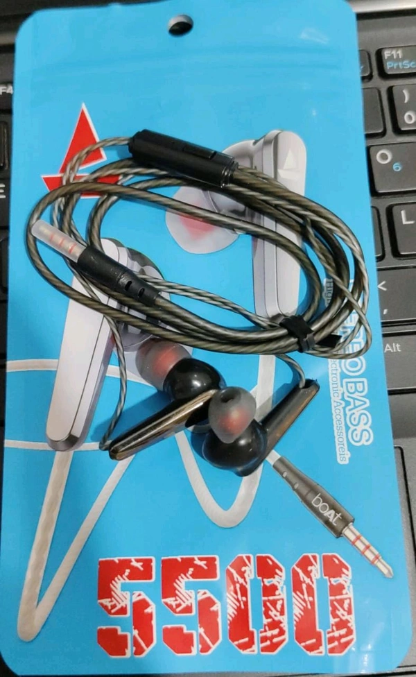 Boat 5500 Earphone 