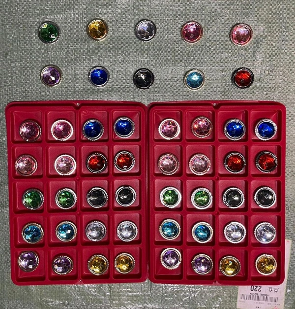Diamond Ring Stand 