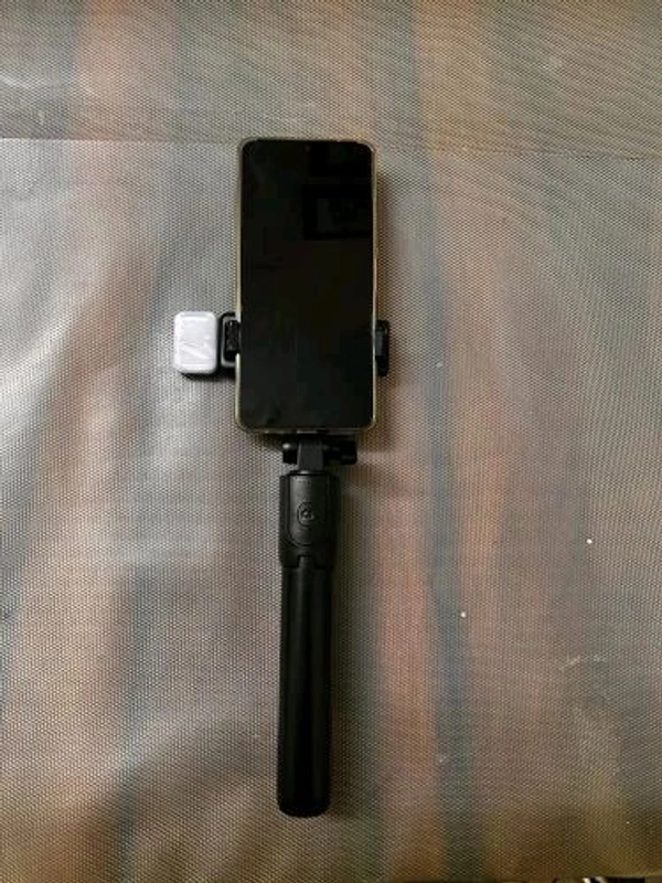 R1S SELFIE STICK 