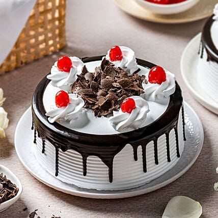 500 gm Tempting Chocolate Gems Cake : FlowersCakesOnline.com