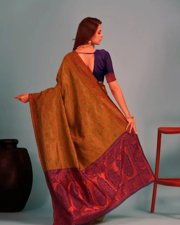 Alluring Art Silk Jacquard Saree with Blouse piece