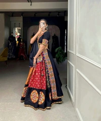 Antique Fashion 1 Gets in the spirit of Navratri by approach with this beyond gorgeous chaniya cholis.💃...