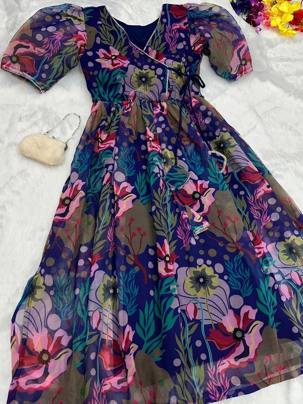 Antique Fashion 1 *Kurti* fresh nayra cut padded Kurtis of digital printed Georgette fabrics with side slit open  - S (36)