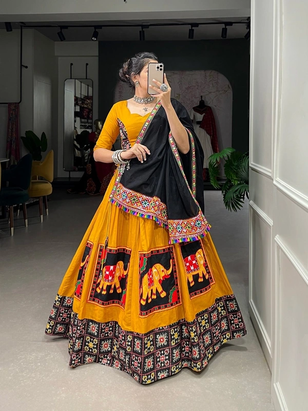 Antique Fashion 1 Add this gorgeous gamthi work lehenga choli to your wardrobe to make your navaratri more traditional💫❣️