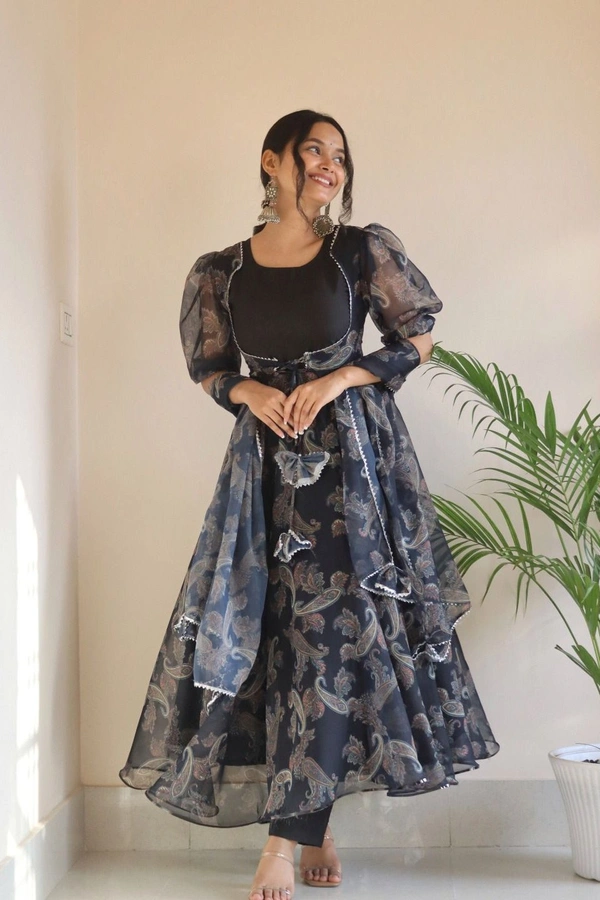 Antique Fashion 1 Anarkali suit* - Digital printed Georgette suit with huge flair 🌸 - Xl (42)