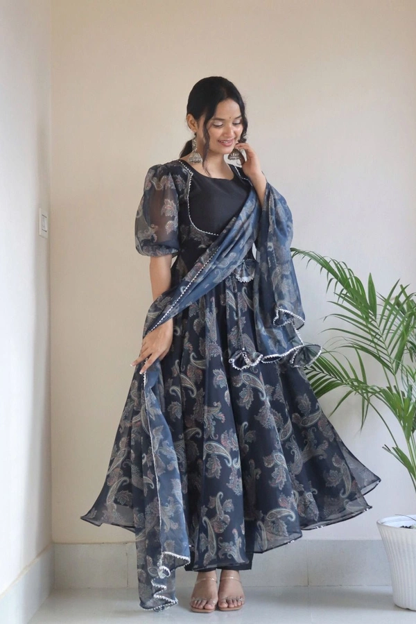 Antique Fashion 1 Anarkali suit* - Digital printed Georgette suit with huge flair 🌸 - Xl (42)