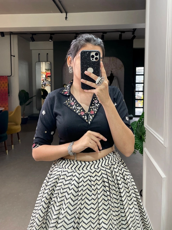 Antique Fashion 1 Add a delicate drama to your festive wardrobe with beautiful pieces that promise to elevate all your navratri plans