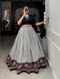 Antique Fashion 1 Add a delicate drama to your festive wardrobe with beautiful pieces that promise to elevate all your navratri plans