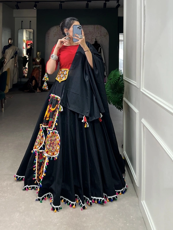 Antique Fashion 1 Everyone will admire you when you wear this Stunning Color Designer Lehenga Choli 