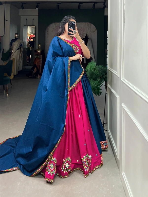 Antique Fashion 1 Add a delicate drama to your festive wardrobe with beautiful pieces that promise to elevate all your nine nights plans 