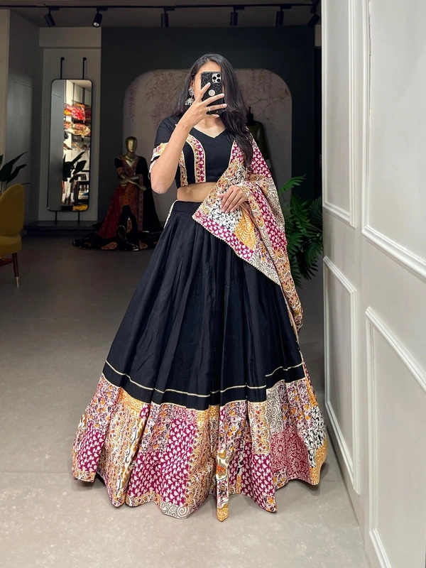 Antique Fashion 1 Embracing the delicate printed details in your garba choli to create most authentic yet classy navratri look for you 
