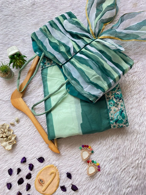 Antique Fashion 1 PureTebbyStripe