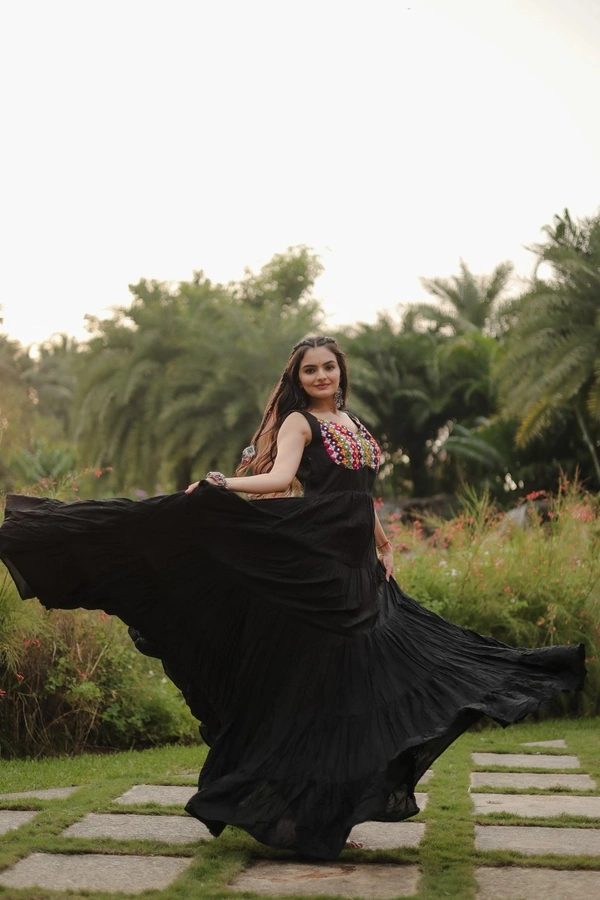 Antique Fashion 1 💃🏻 *NAVRATRI COLLECTIONS-2023* 🤳