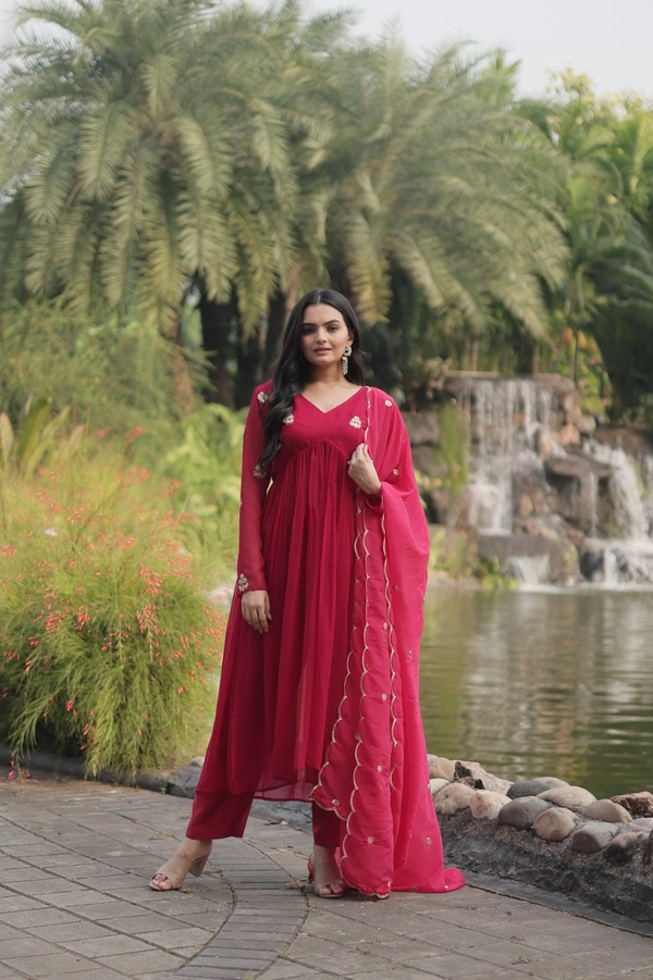 Antique Fashion  PREMIUM READYMADE ALIA CUT KURTI WITH PANT  DUPATTA SET - M (38), rani