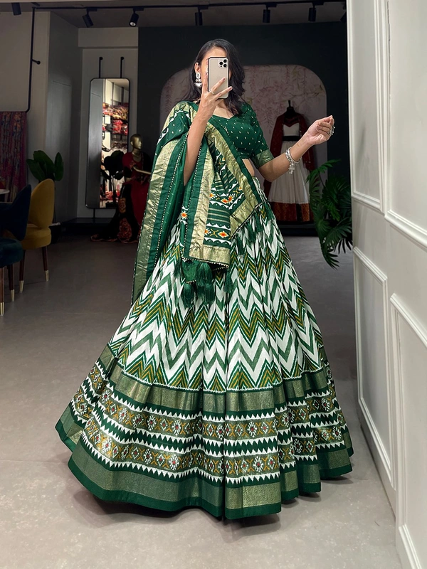Antique Fashion 1 Presenting a leheriya style  blending with modern textures and relax feels A unique ubiquity of timeless contemporary silhouette - green