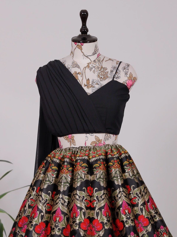 Antique Fashion  Step into with our best lehenga weaved perfectly and beautifully crafted with Banarasi design detailing This look is perfect of all your shaadi season styles be it sangeet  pooja kitty parties or brunches  - green