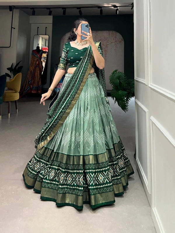 Antique Fashion 1 Elegant  light shades to complement to create beautiful aura in wedding function   - green