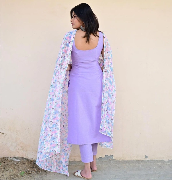 Antique Fashion 1 RATE AND SIZE REWISED**LUXURIES BEAUTIFUL ALL NEW LILAC MASKA COTTON KURTA SUIT SET WITH LOVELY FLORAL LUREX DUPPTA WITH PENT PAIR* - M (38)