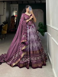 Antique Fashion 1 Elegant  light shades to complement to create beautiful aura in wedding function   - wine