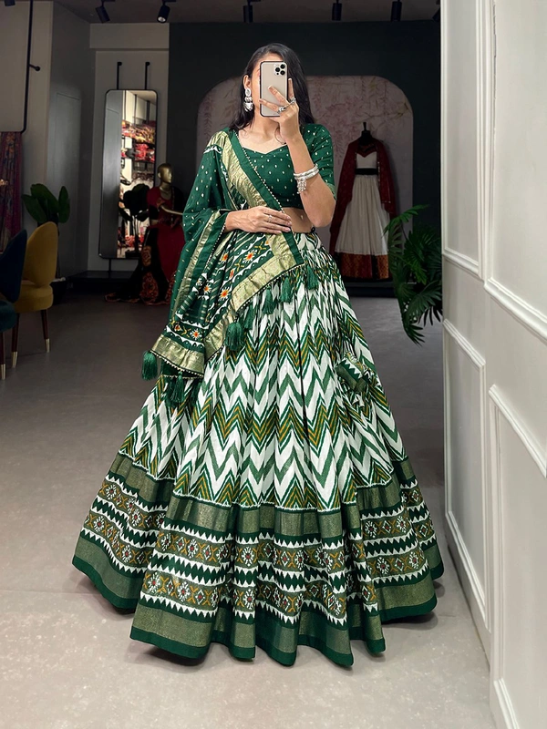 Antique Fashion 1 Presenting a leheriya style  blending with modern textures and relax feels A unique ubiquity of timeless contemporary silhouette - green