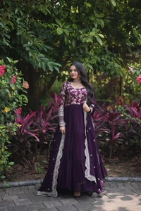 Antique Fashion 1 Faux Blooming gown with Viscose Dyable Jacquard With Sequins Embroidered Work Faux Blooming Dupatta  it will enhance can combine the best parts of western and Indian wear into one stunning ensemble - wine, L (40)