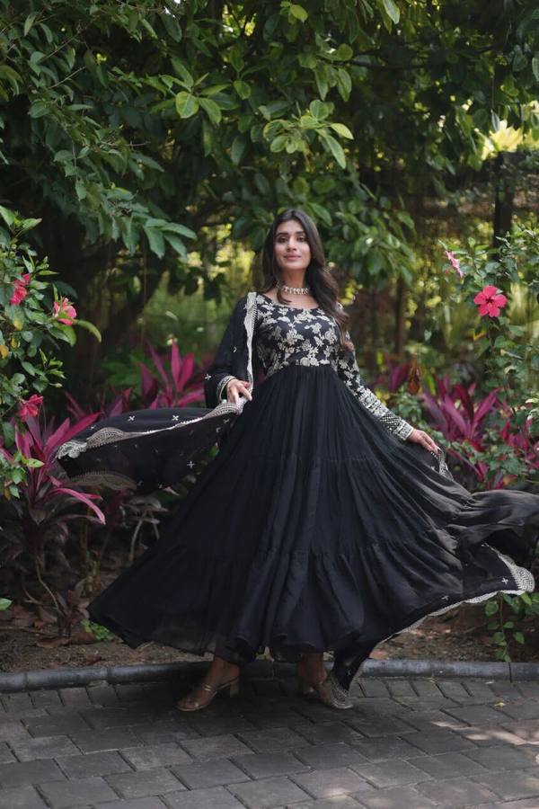 Antique Fashion 1 Faux Blooming gown with Viscose Dyable Jacquard With Sequins Embroidered Work Faux Blooming Dupatta  it will enhance can combine the best parts of western and Indian wear into one stunning ensemble - Black, S (36)