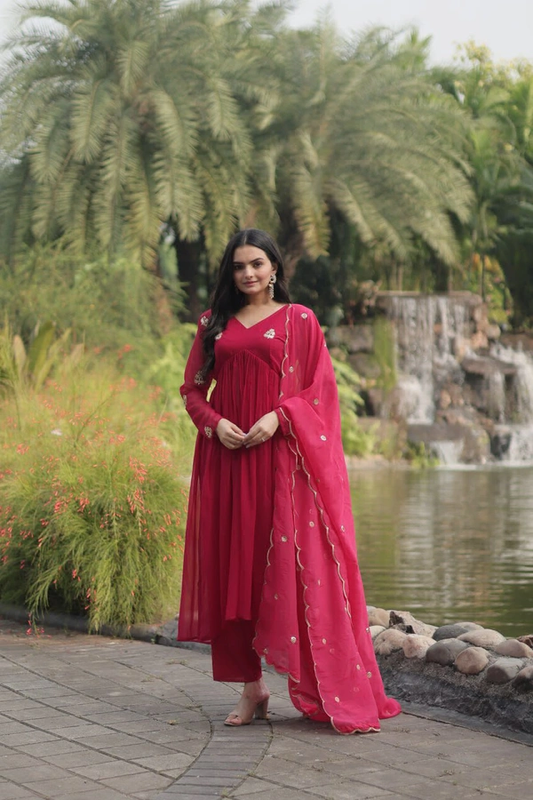 Antique Fashion  PREMIUM READYMADE ALIA CUT KURTI WITH PANT  DUPATTA SET - L (40), rani