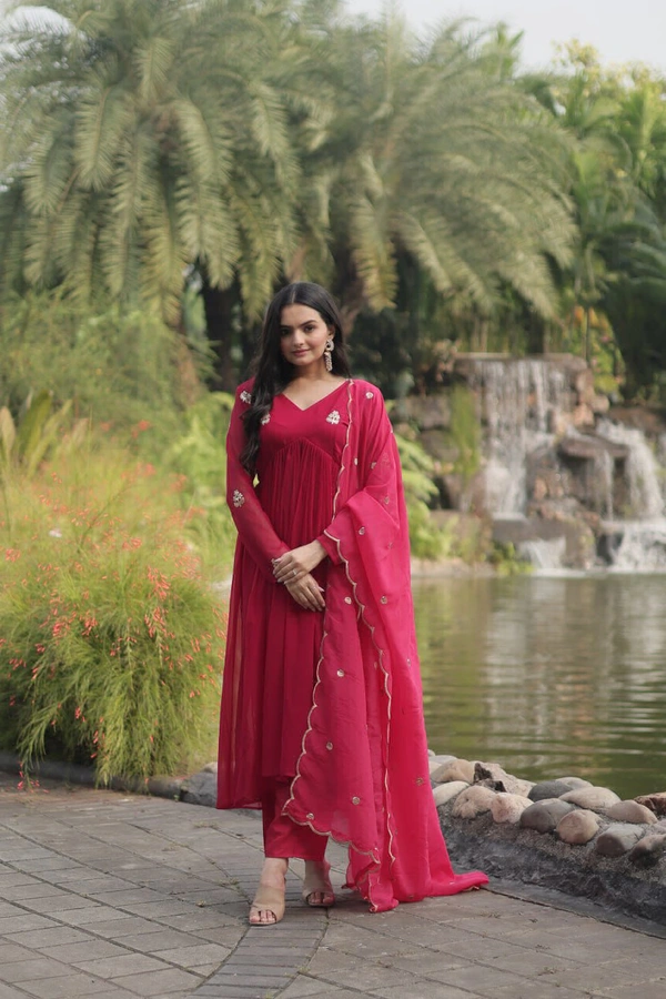 Antique Fashion  PREMIUM READYMADE ALIA CUT KURTI WITH PANT  DUPATTA SET - Xl (42), rani