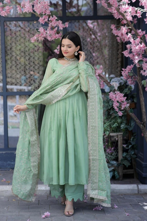 Antique Fashion 1  Be Center of Attractions with this Tebby Silk Top With Embroidered Dupatta Attached with Plazzo Select this with one blink and add in your wardrobe - pista, Xl (40)