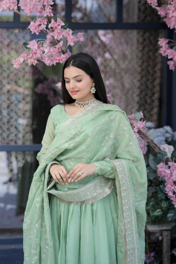 Antique Fashion 1  Be Center of Attractions with this Tebby Silk Top With Embroidered Dupatta Attached with Plazzo Select this with one blink and add in your wardrobe - pista, M (38)
