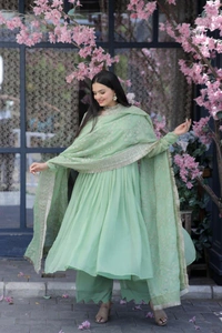 Antique Fashion 1  Be Center of Attractions with this Tebby Silk Top With Embroidered Dupatta Attached with Plazzo Select this with one blink and add in your wardrobe - pista, M (38)
