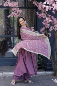 Antique Fashion 1  Be Center of Attractions with this Tebby Silk Top With Embroidered Dupatta Attached with Plazzo Select this with one blink and add in your wardrobe - onion, L (40)