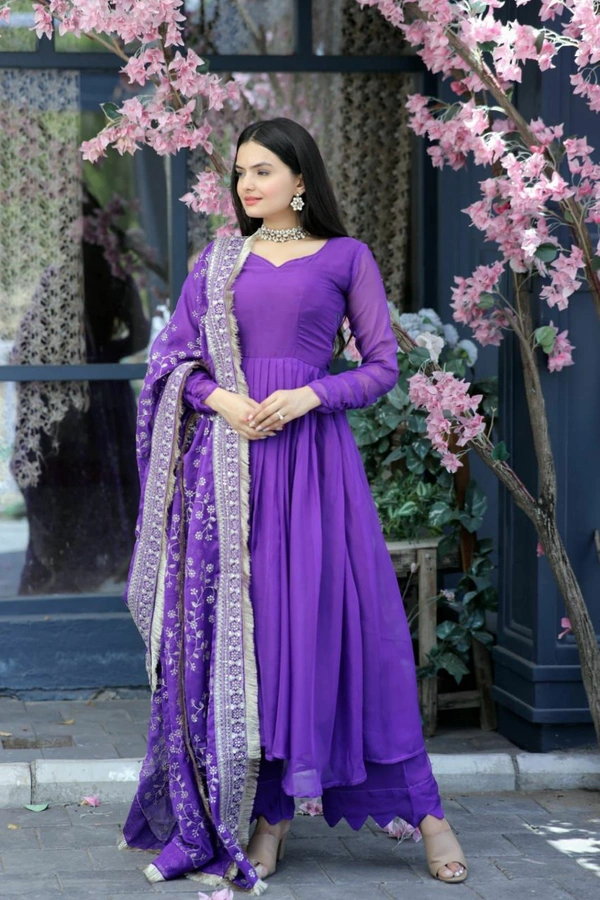 Antique Fashion   Be Center of Attractions with this Tebby Silk Top With Embroidered Dupatta Attached with Plazzo Select this with one blink and add in your wardrobe - purple, S (36)