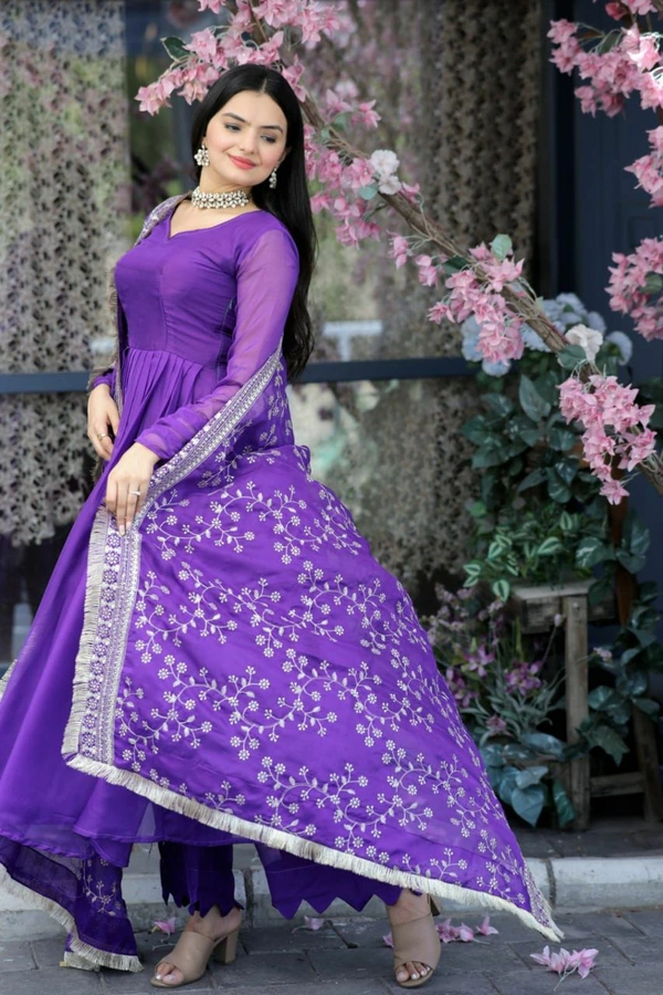 Antique Fashion   Be Center of Attractions with this Tebby Silk Top With Embroidered Dupatta Attached with Plazzo Select this with one blink and add in your wardrobe - purple, S (36)